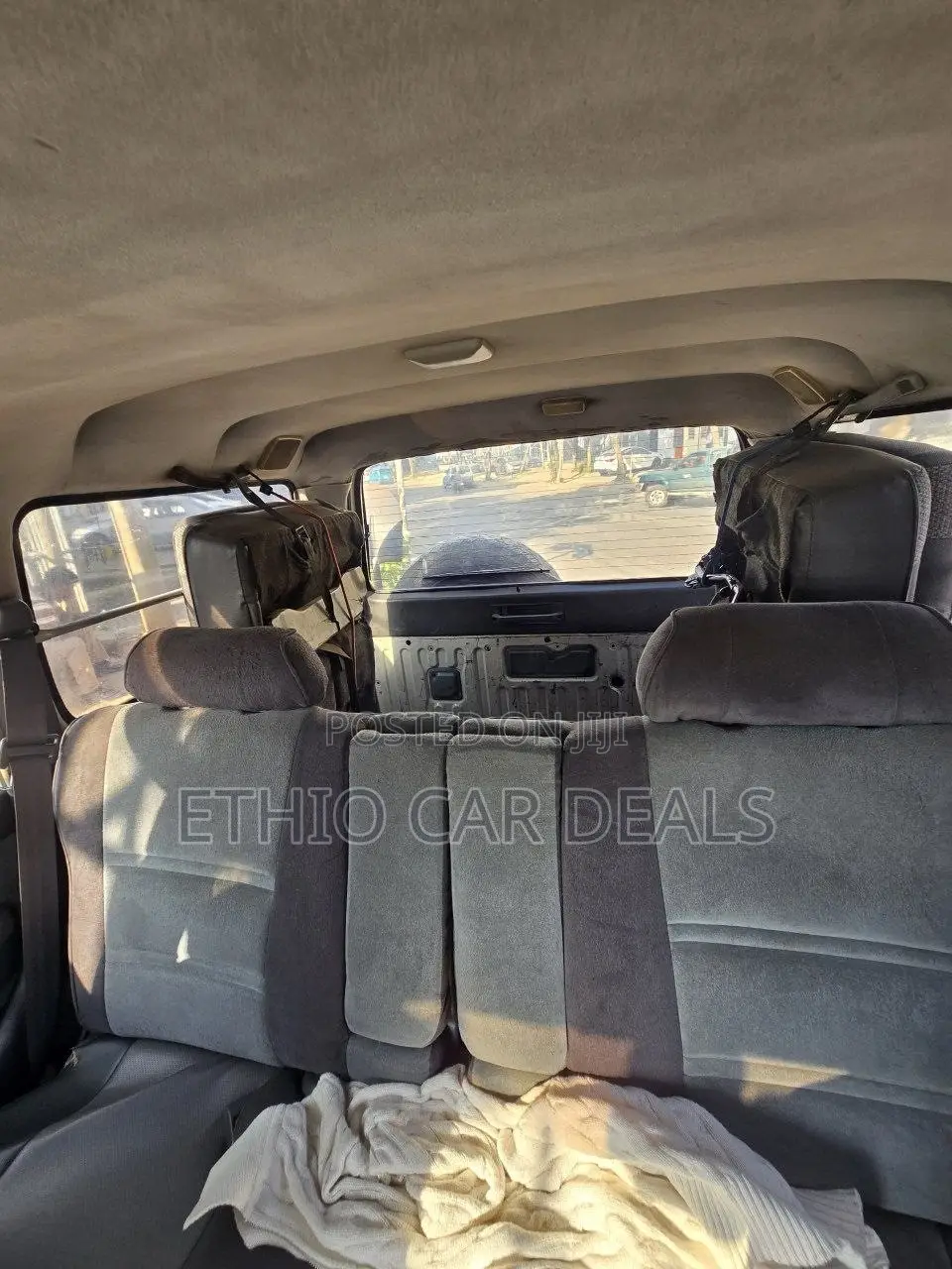 Toyota Land Cruiser 1999 White