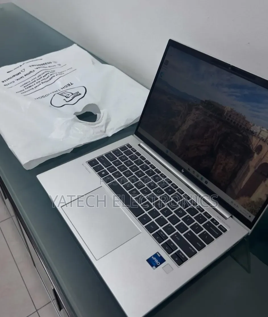 New Laptop HP EliteBook 830 16GB Intel Core i5 SSD 512GB
