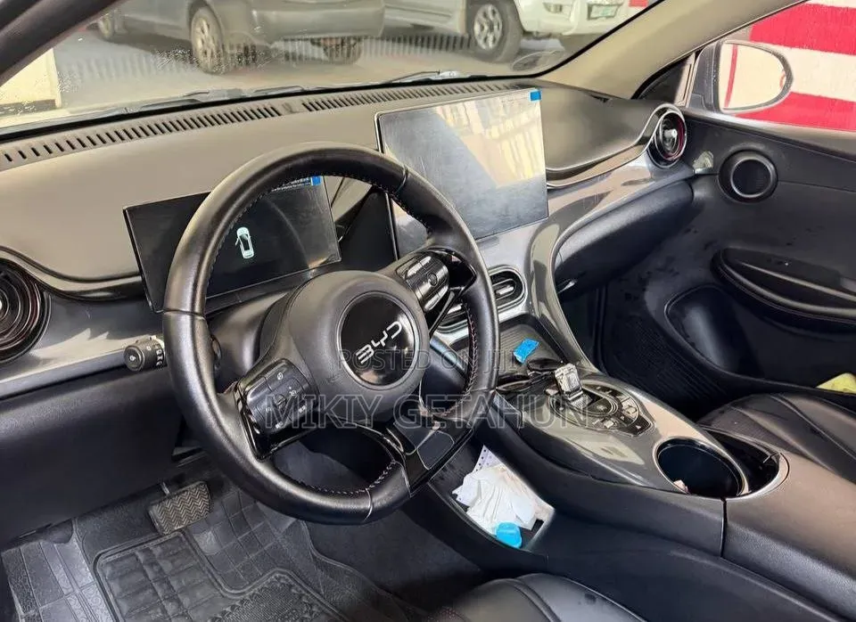 New BYD E2 43 kWh 94 hp FWD 2025 Gray