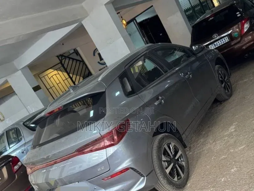 New BYD E2 43 kWh 94 hp FWD 2025 Gray