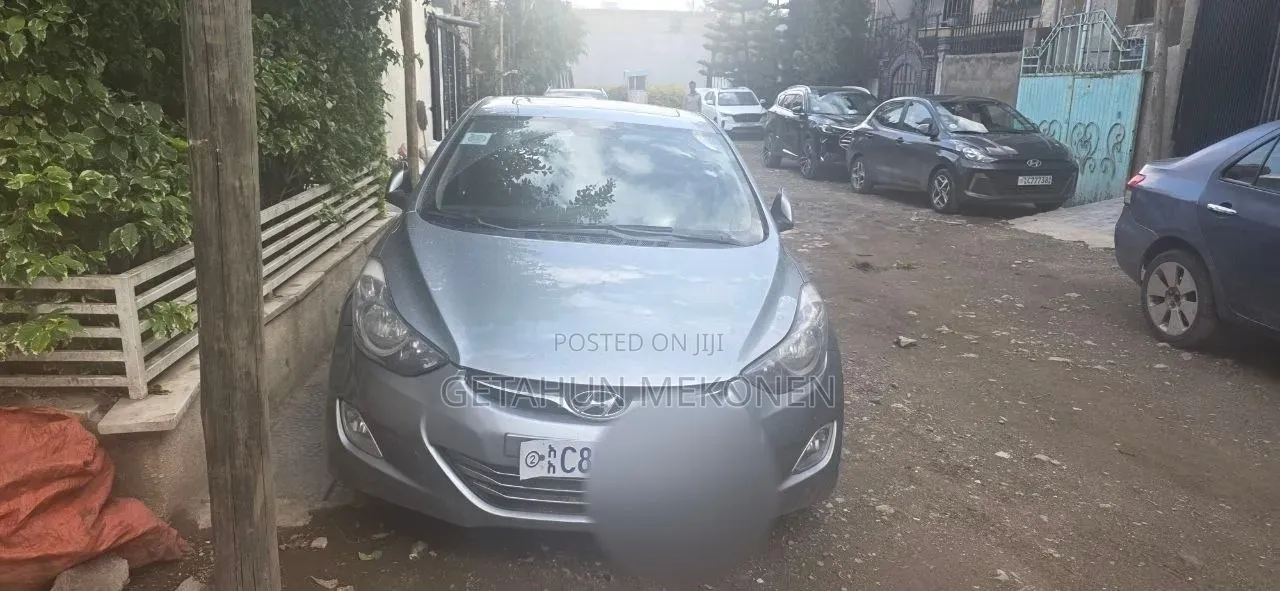 Hyundai Avante 2013 Silver