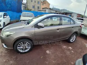 Toyota Yaris 2015 Brown