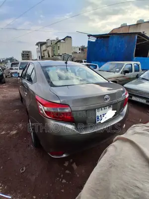 Toyota Yaris 2015 Brown