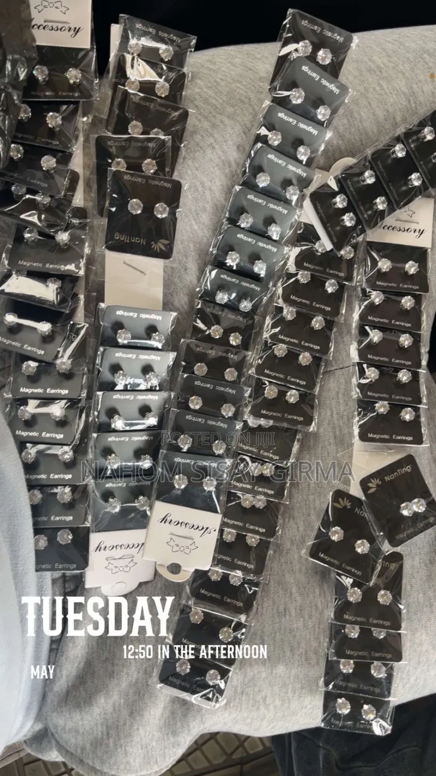 Magnetic Earrings / Loti
