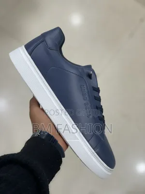 Hugo Boss Low-Top Sneakers Featuring a White Rubber Sole