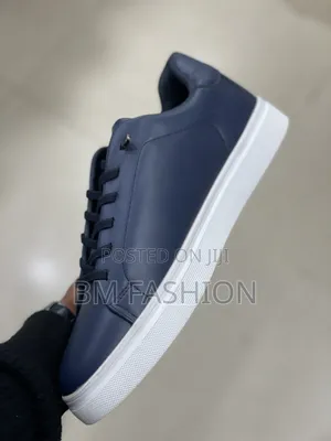 Hugo Boss Low-Top Sneakers Featuring a White Rubber Sole