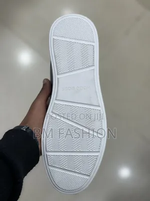 Hugo Boss Low-Top Sneakers Featuring a White Rubber Sole