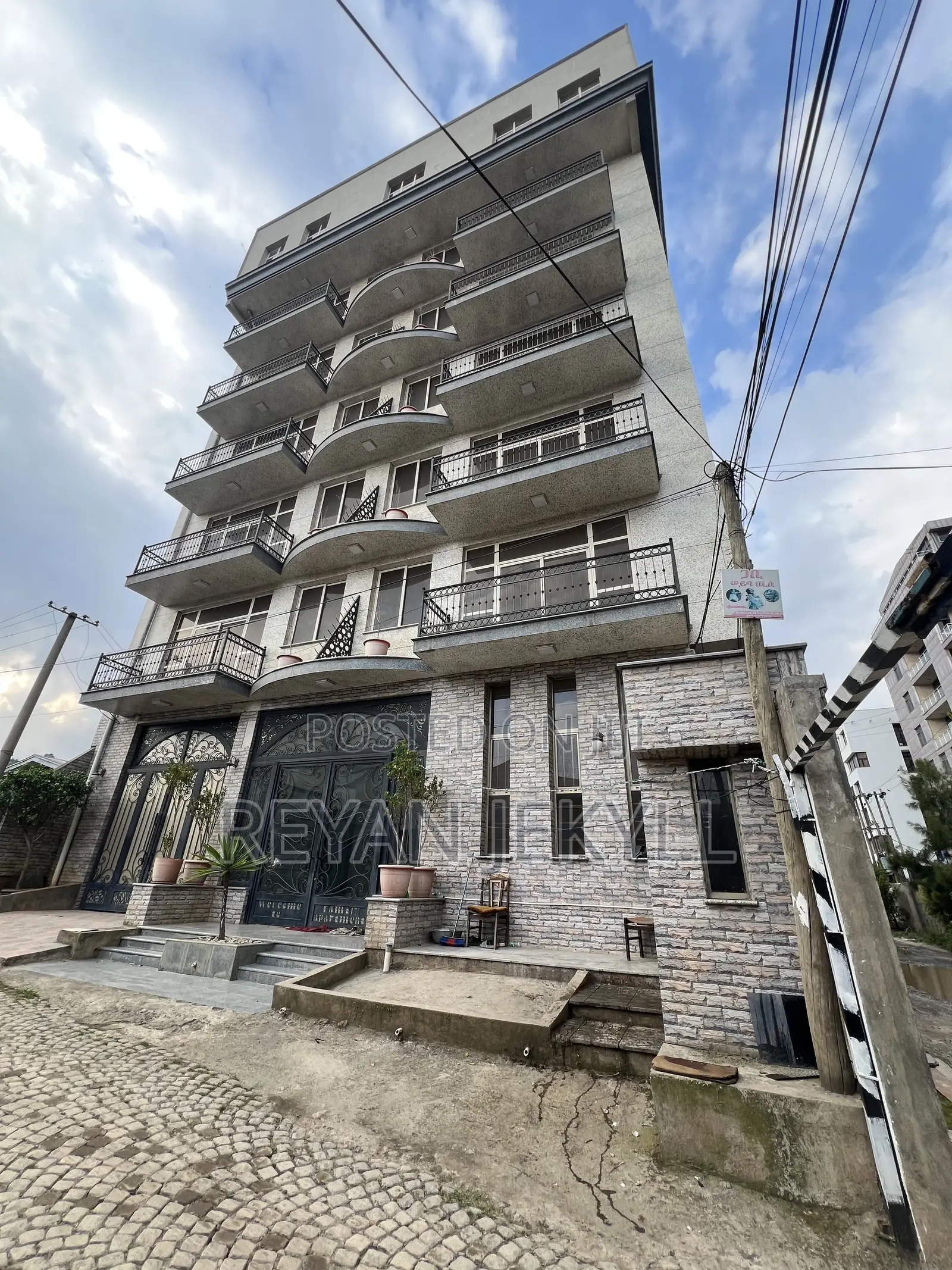 20bdrm Block of Flats in Bole for sale