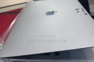 New Laptop Apple MacBook Air 8GB Apple M1 SSD 256GB
