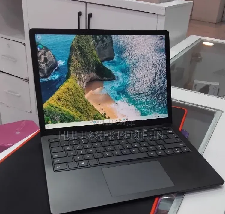 New Laptop Microsoft Surface Laptop 5 16GB Intel Core i7 SSD 256GB