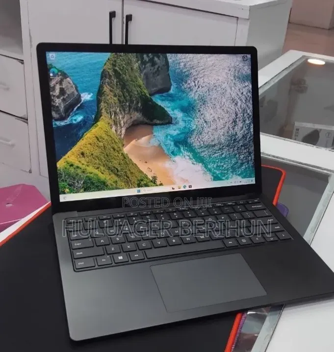New Laptop Microsoft Surface Laptop 5 16GB Intel Core i7 SSD 256GB