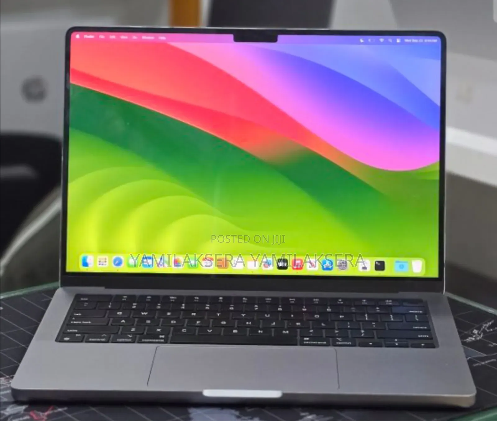 New Laptop Apple MacBook Pro 2024 M3 8GB Apple M3 SSD 512GB