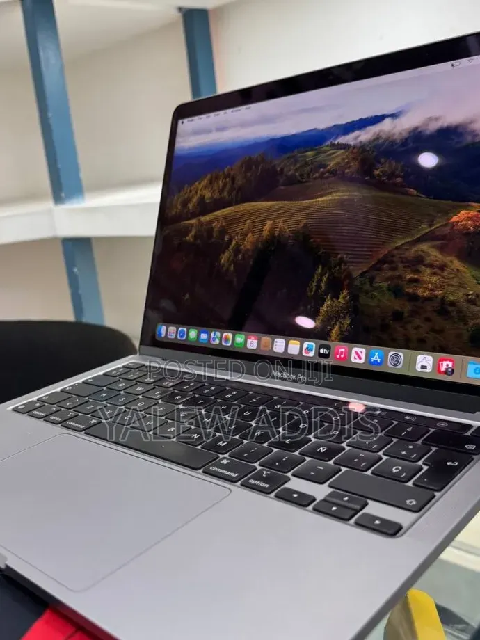 New Laptop Apple MacBook Pro 2020 16GB Apple M1 SSD 512GB