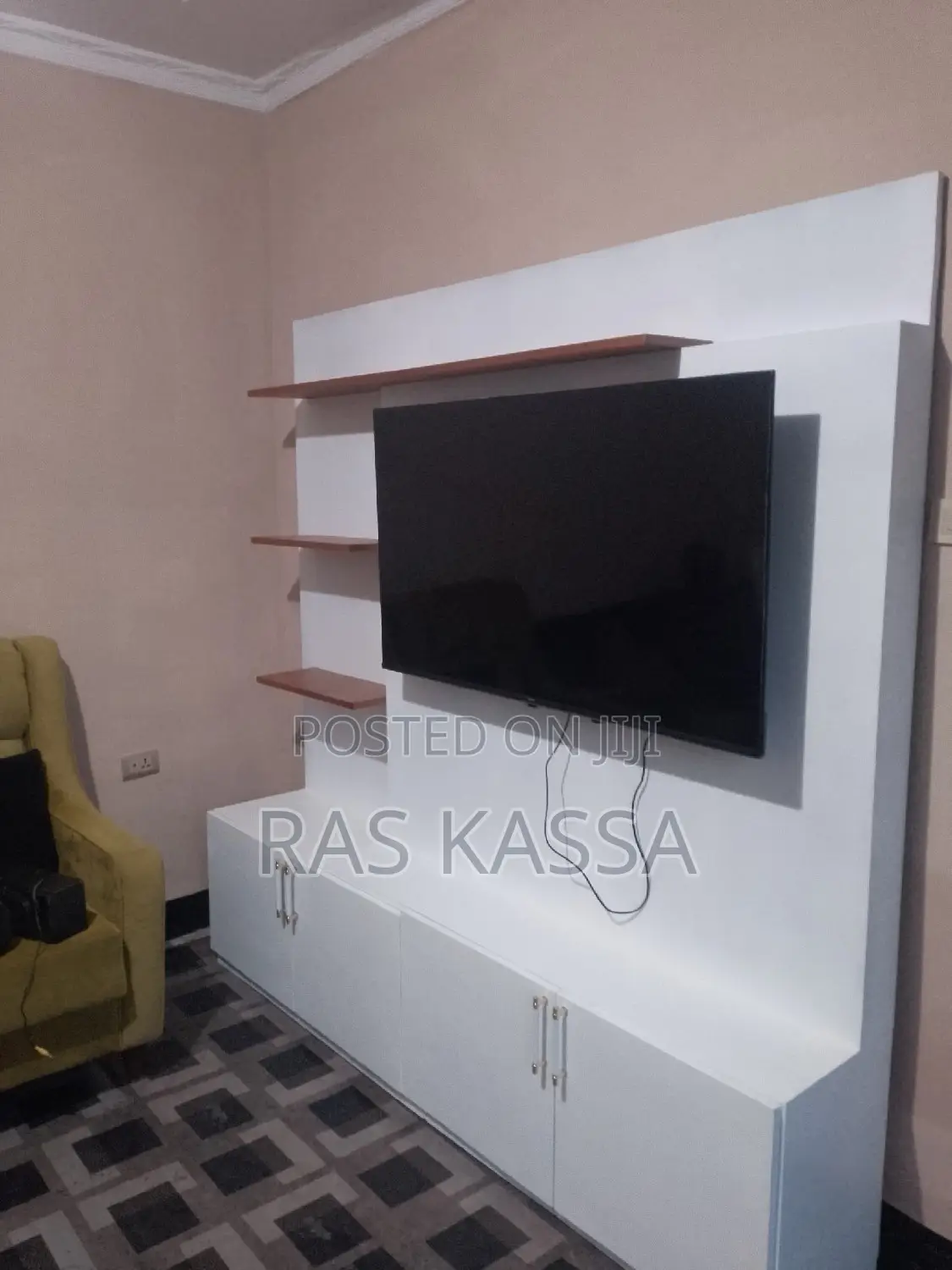 2×2 ቲቪ እስታንድ