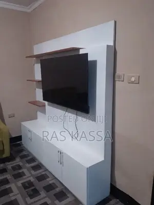 2×2 ቲቪ እስታንድ