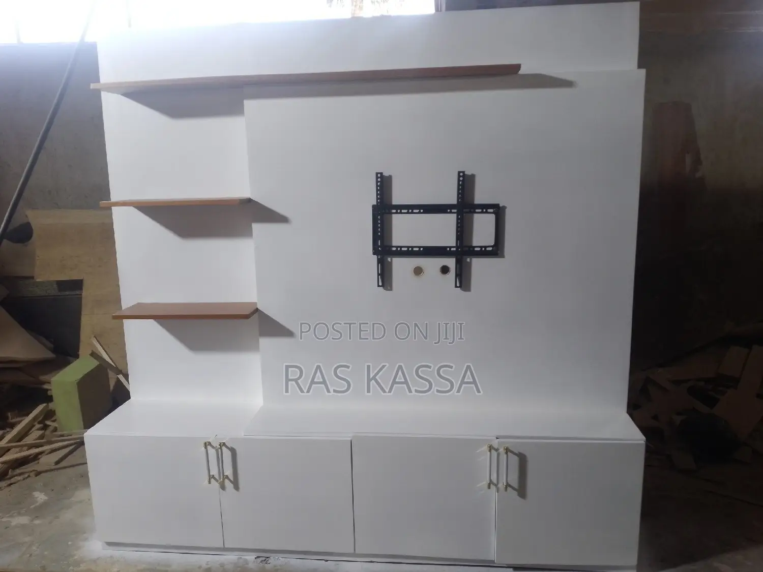 2×2 ቲቪ እስታንድ