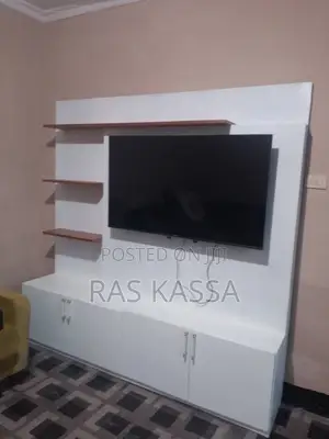 2×2 ቲቪ እስታንድ