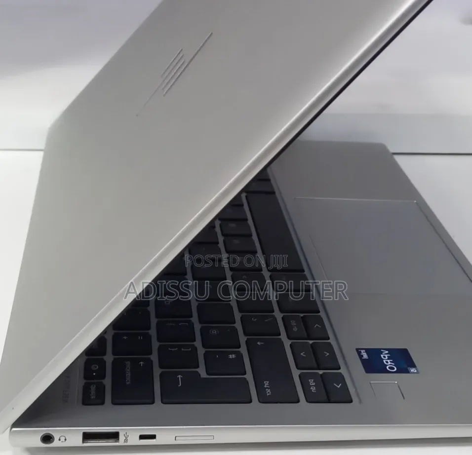 New Laptop HP EliteBook 830 G9 16GB Intel Core i5 SSD 512GB