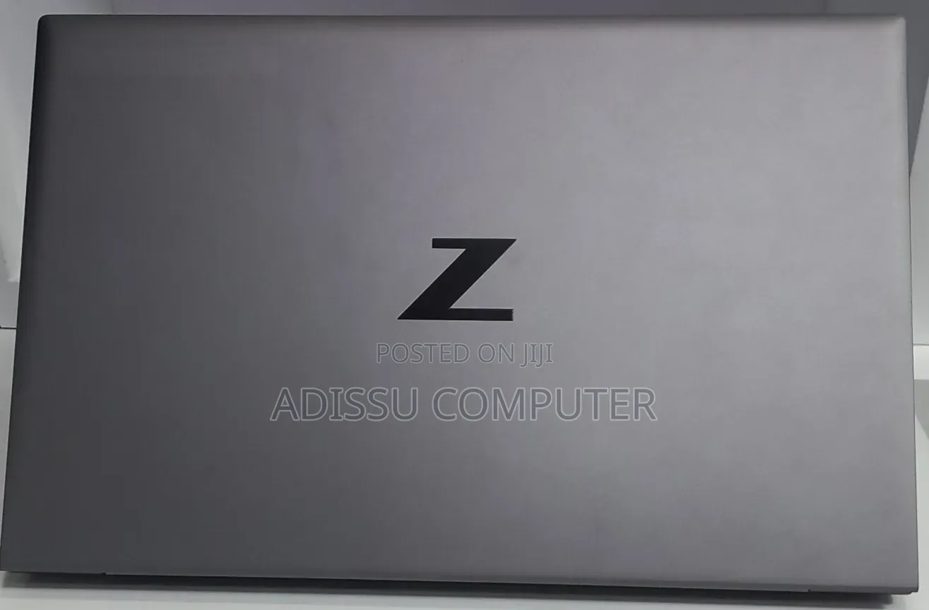 New Laptop HP ZBook Firefly G8 16GB Intel Core i7 SSD 512GB