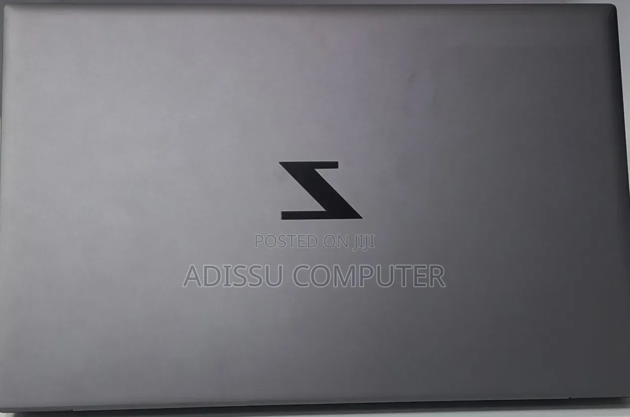 New Laptop HP ZBook Firefly G8 16GB Intel Core i7 SSD 512GB
