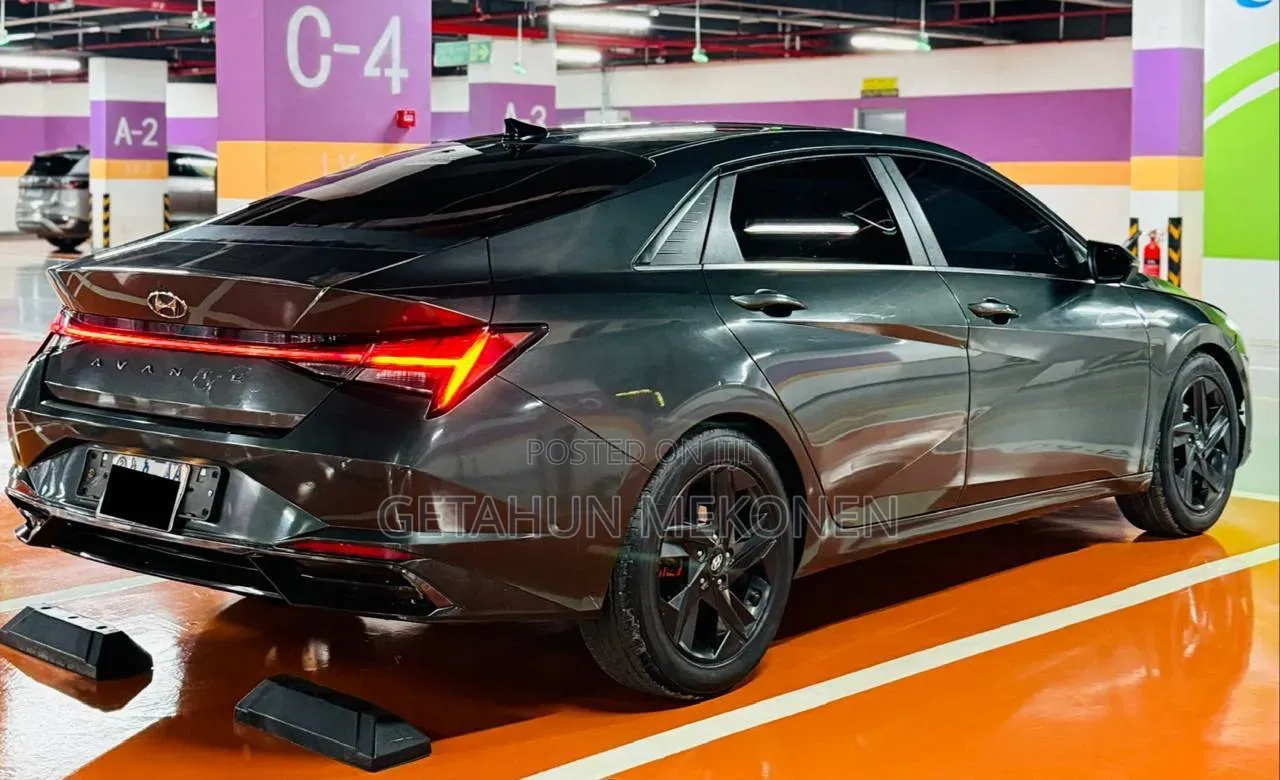 Hyundai Avante 2021 Gray