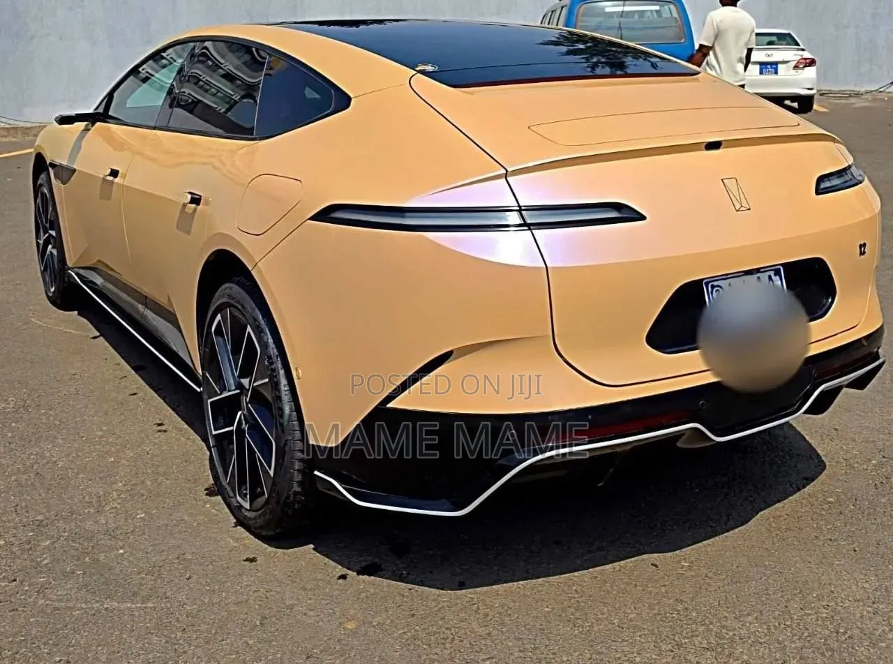 New Avatr 12 2025 Yellow