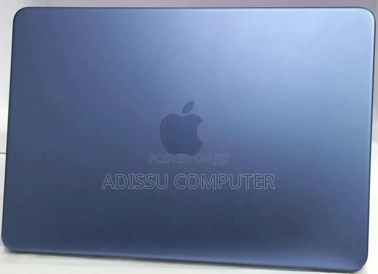 New Laptop Apple MacBook Air 2022 M2 8GB Apple M2 SSD 256GB
