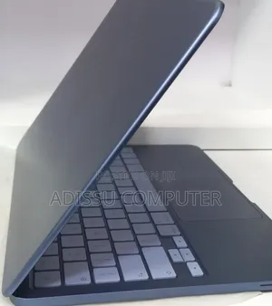 New Laptop Apple MacBook Air 2022 M2 8GB Apple M2 SSD 256GB