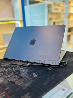 New Laptop Apple MacBook Air 2024 M3 8GB Apple M3 SSD 256GB