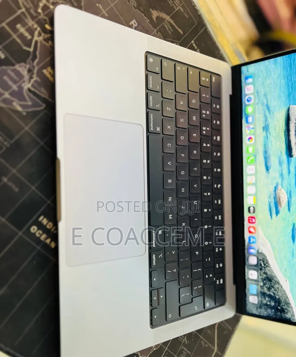 New Laptop Apple MacBook 16GB SSD 512GB