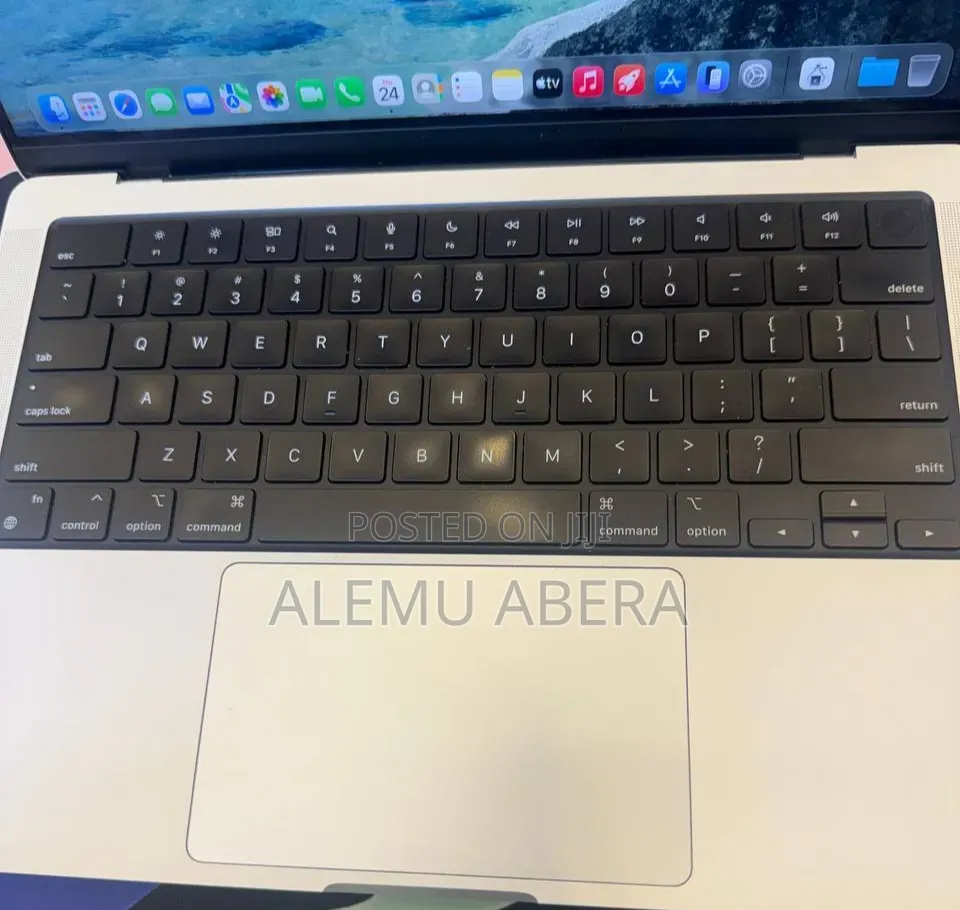 New Laptop Apple MacBook Pro 2021 M1 16GB Apple M1 Pro SSD 512GB