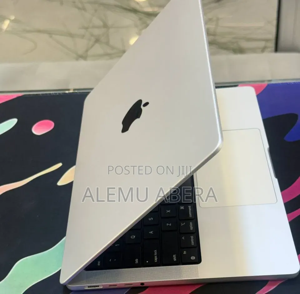 New Laptop Apple MacBook Pro 2021 M1 16GB Apple M1 Pro SSD 512GB