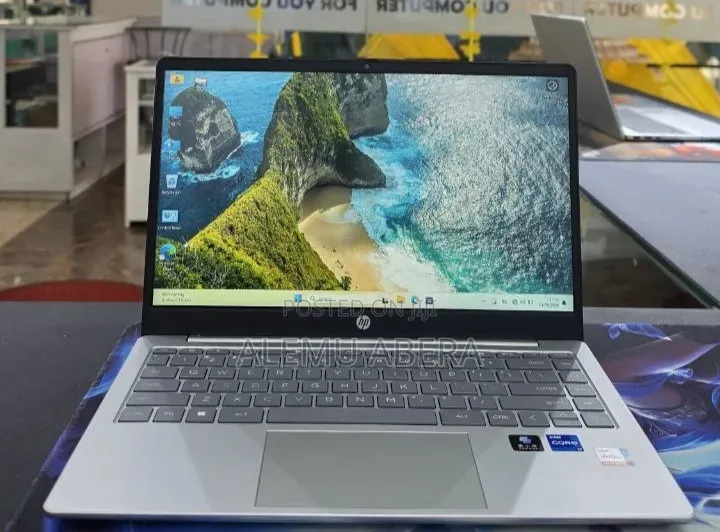 New Laptop HP 16GB Intel Core i7 SSD 512GB