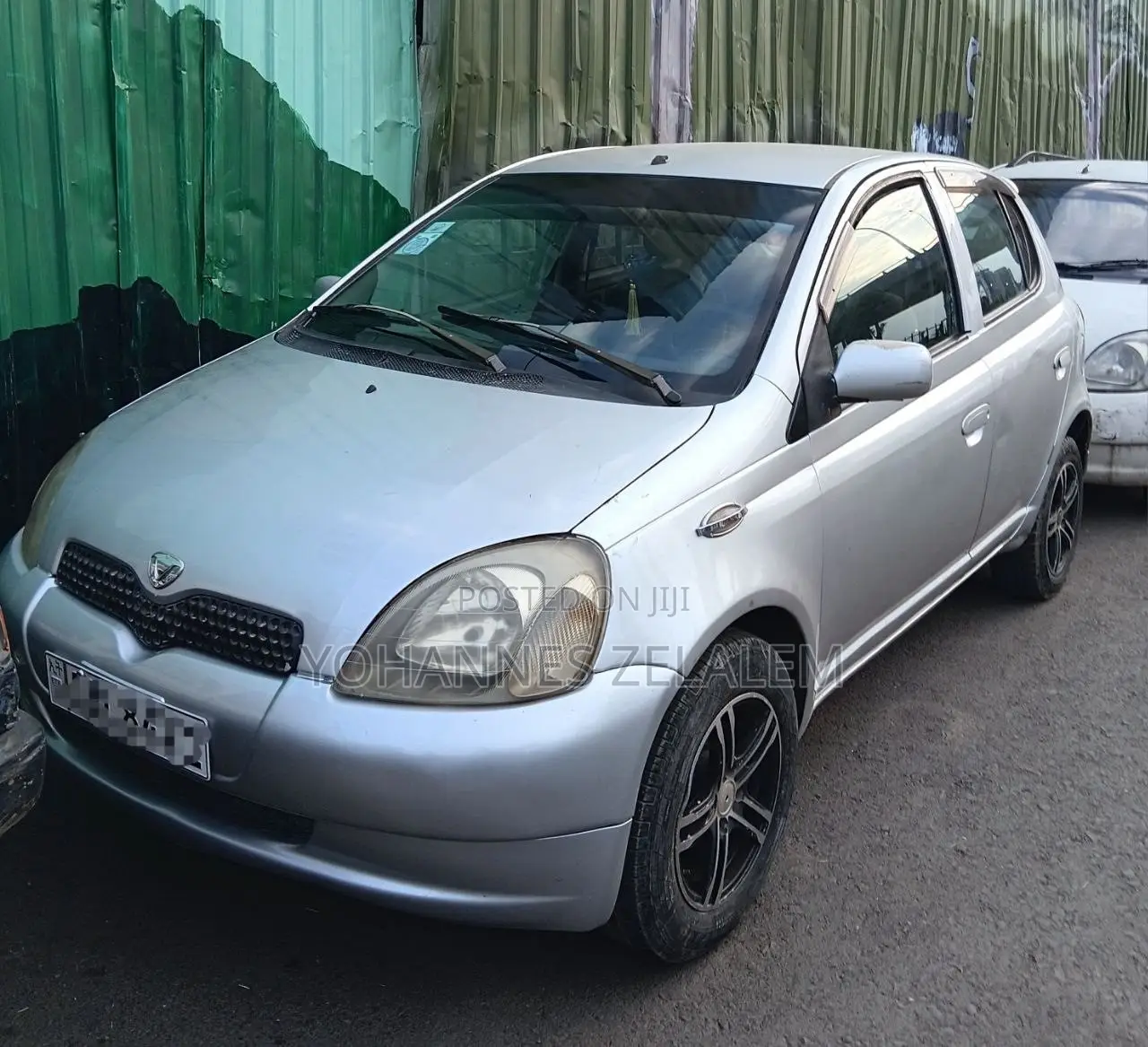 Toyota Vitz 2001 Silver
