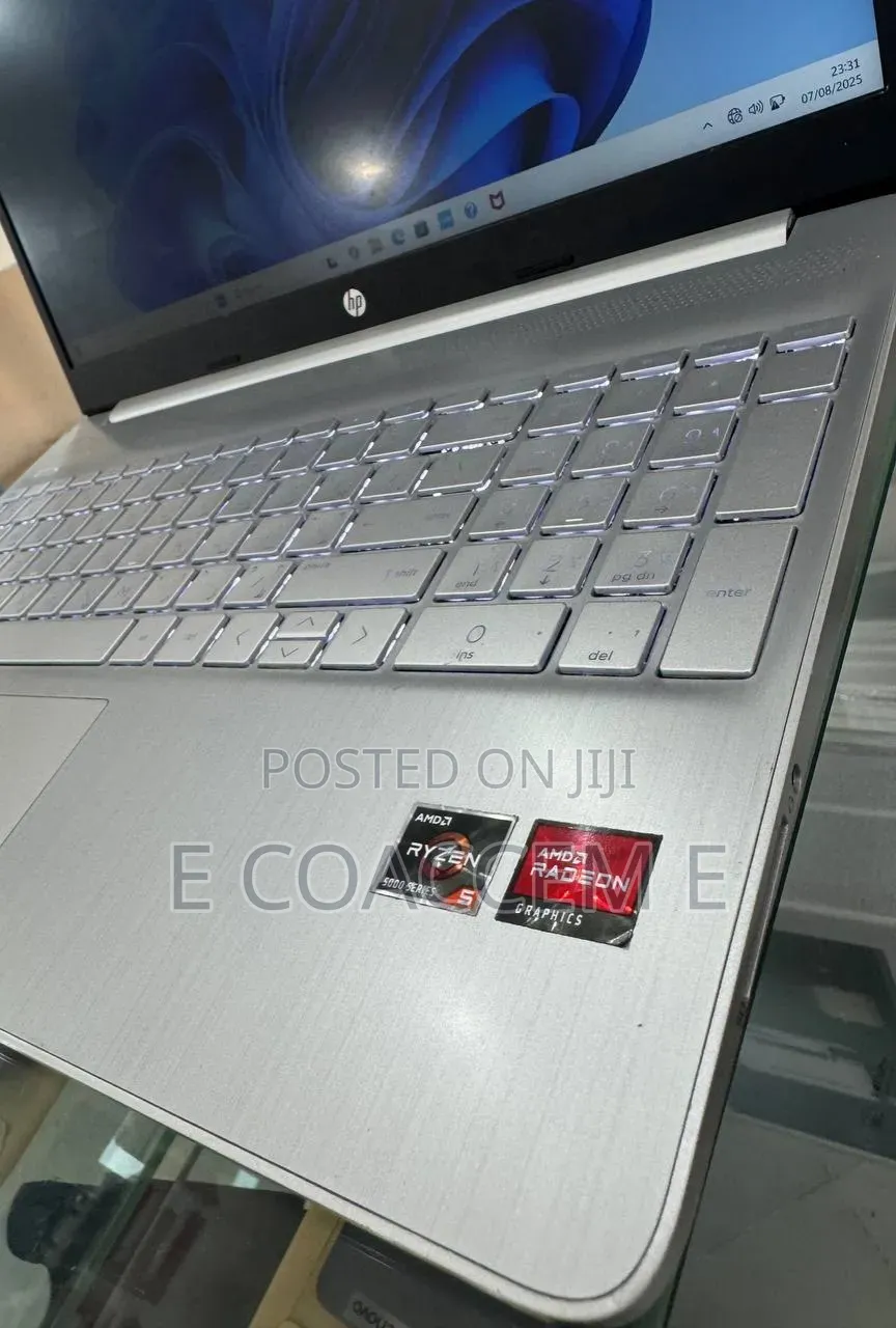 New Laptop HP Stream Notebook 8GB AMD Ryzen 5 SSD 512GB