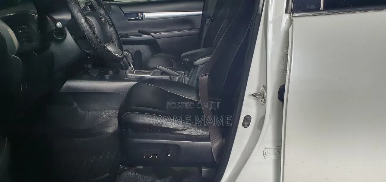 Toyota Hilux 2016 White