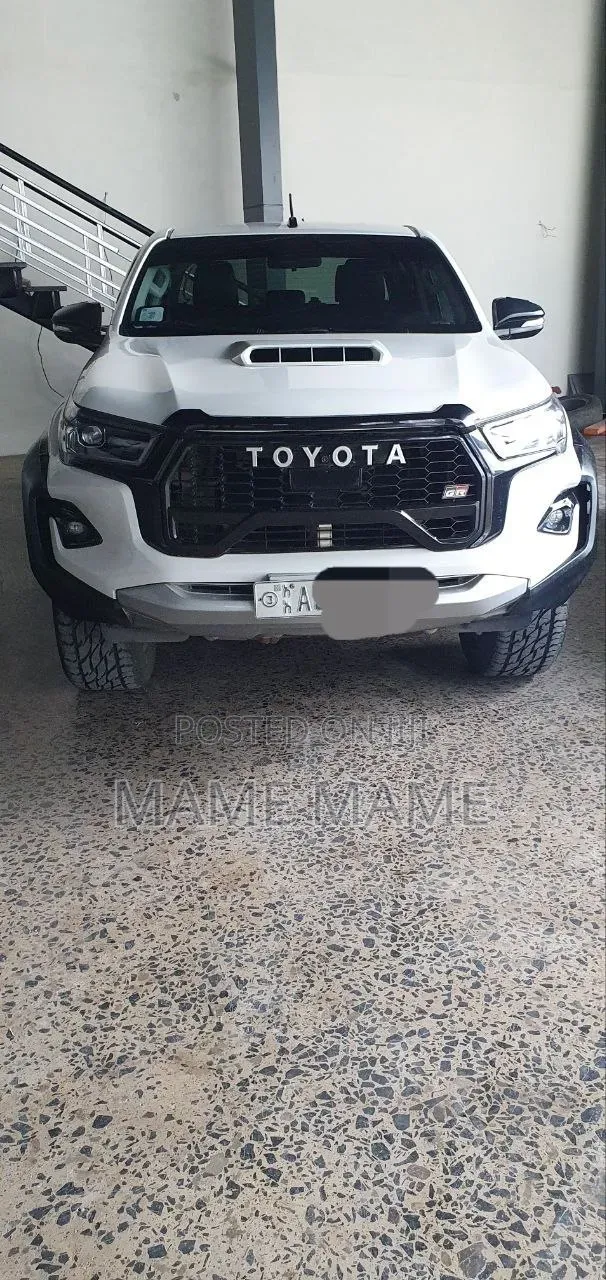 Toyota Hilux 2016 White