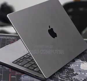 New Laptop Apple MacBook Pro 2023 M3 8GB Apple M3 Pro SSD 512GB