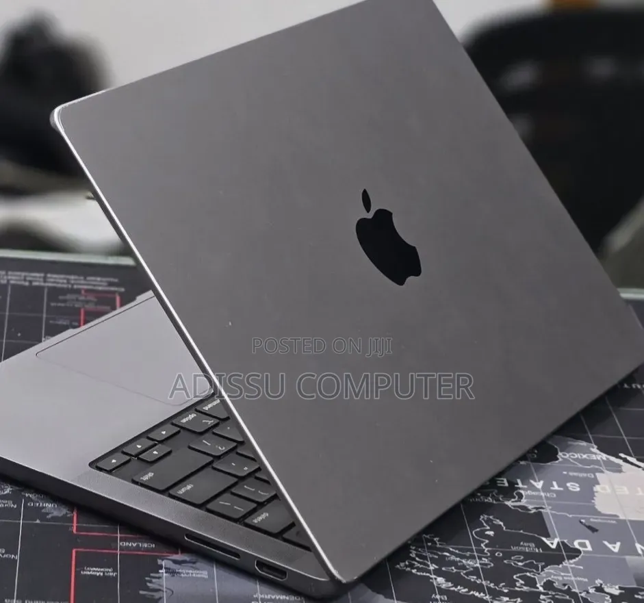 New Laptop Apple MacBook Pro 2023 M3 8GB Apple M3 Pro SSD 512GB