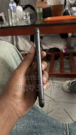 Apple iPhone 11 64 GB Black