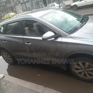 BYD E2 43 kWh 94 hp FWD 2025 Silver