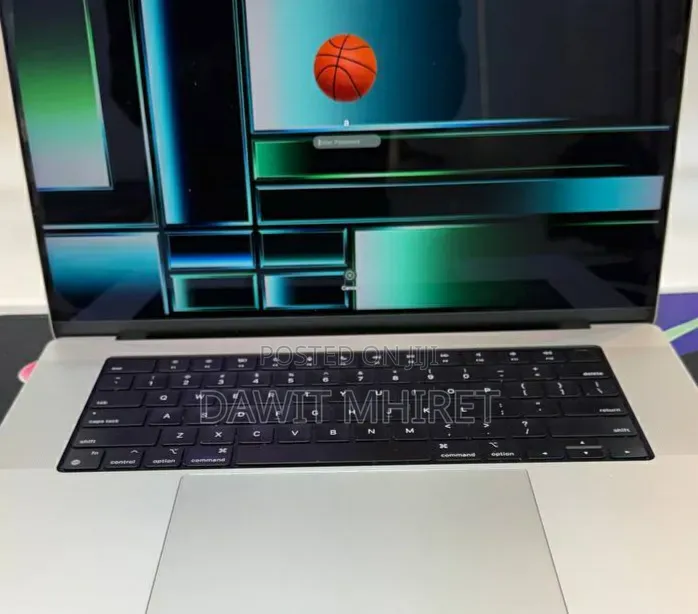 New Laptop Apple MacBook Pro 2021 M1 16GB Apple M1 Pro SSD 512GB