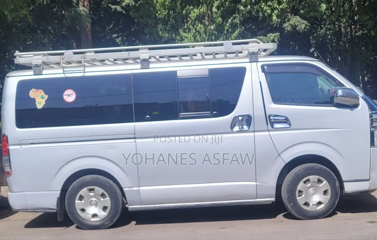 Toyota HiAce 2007 Silver