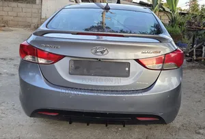 Hyundai Avante 2012 Silver