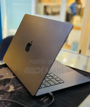 New Laptop Apple MacBook Air 2024 M3 8GB Intel SSD 256GB