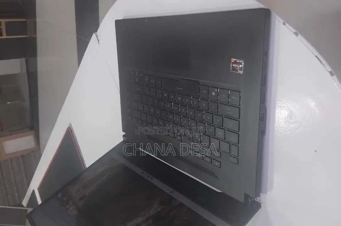New Laptop Asus 16GB AMD Ryzen 7 SSD 512GB