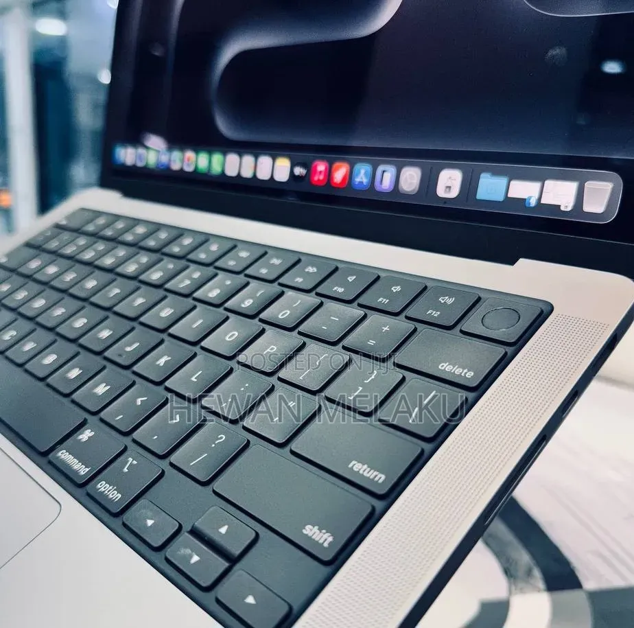 New Laptop Apple MacBook Pro 2021 M1 16GB Apple M1 Pro SSD 512GB