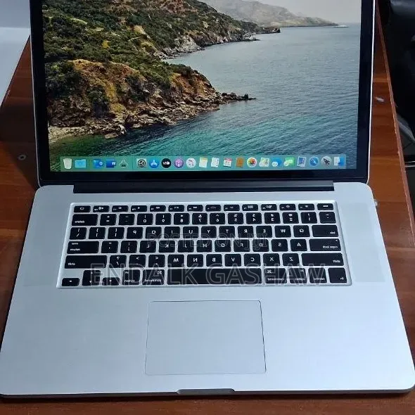 New Laptop Apple MacBook Pro 2014 8GB Intel Core i7 SSD 256GB