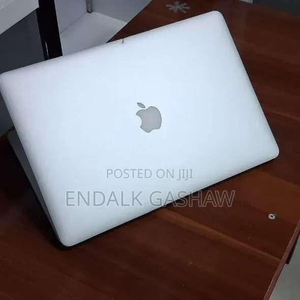 New Laptop Apple MacBook Pro 2014 8GB Intel Core i7 SSD 256GB