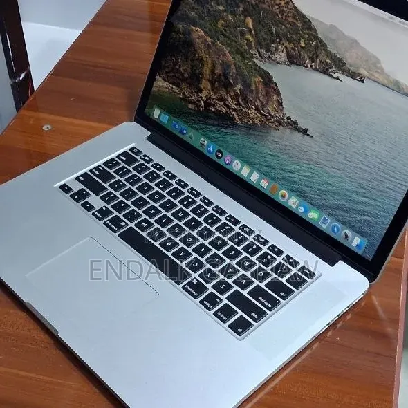 New Laptop Apple MacBook Pro 2014 8GB Intel Core i7 SSD 256GB
